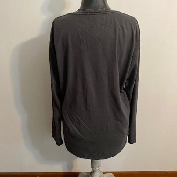 Michael Brandon Gray V-Neck long sleeve T-shirt, size XL - Picture 2 of 3